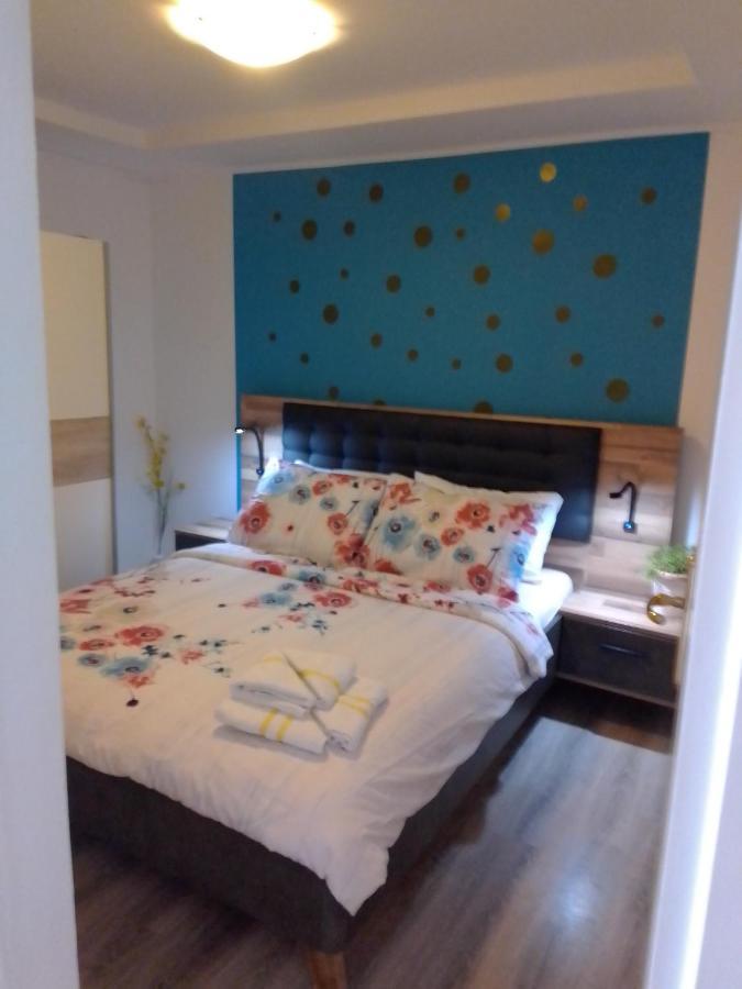 Apartments Rustika Toscana Vodice Bagian luar foto